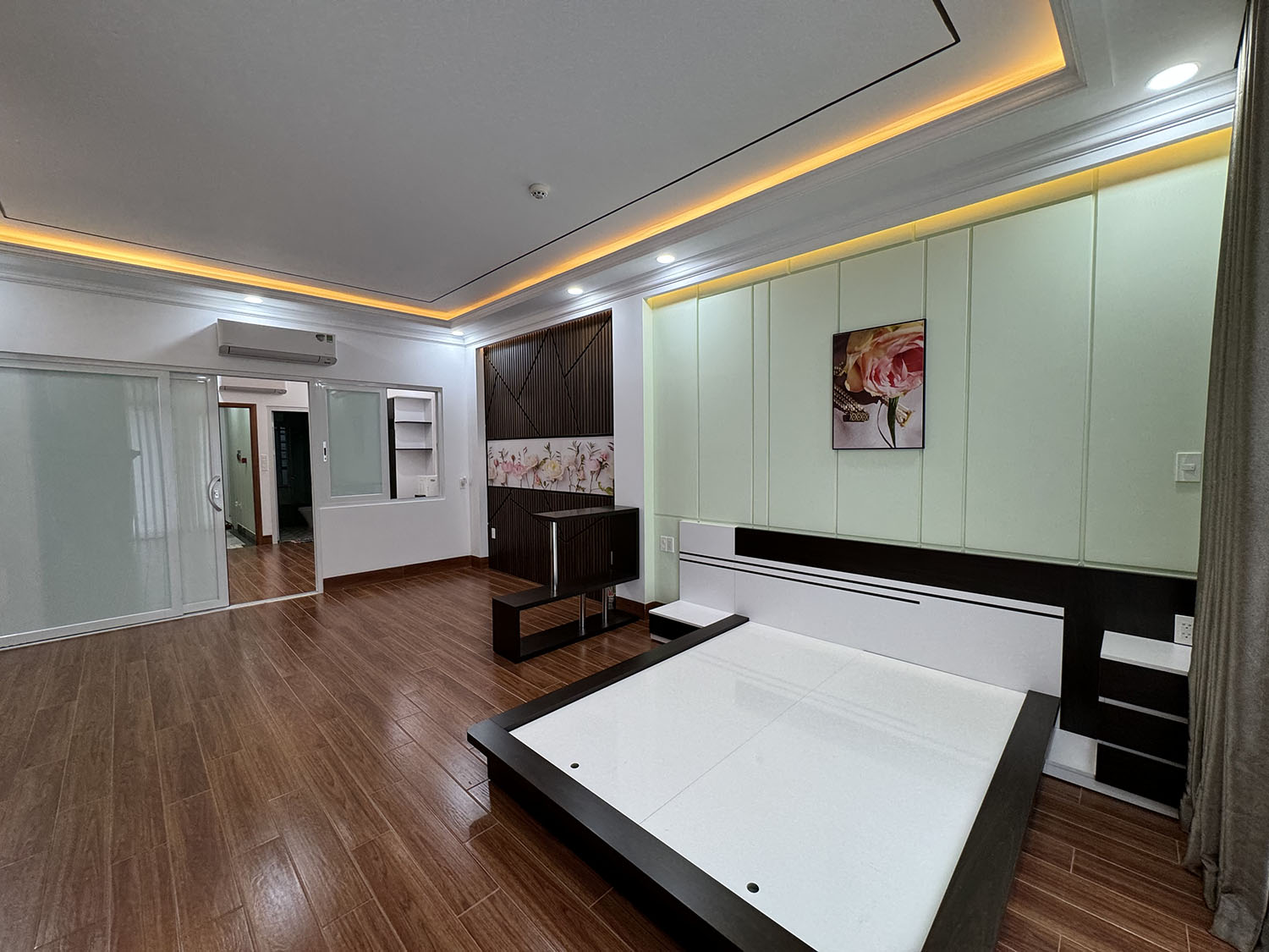 Siêu phẩm Hầm, 4Lầu, ST, thang máy (4,75x17=80,75m2) full nội thất cao cấp đường nội bộ 12m khu VIP 3 tháng 2
